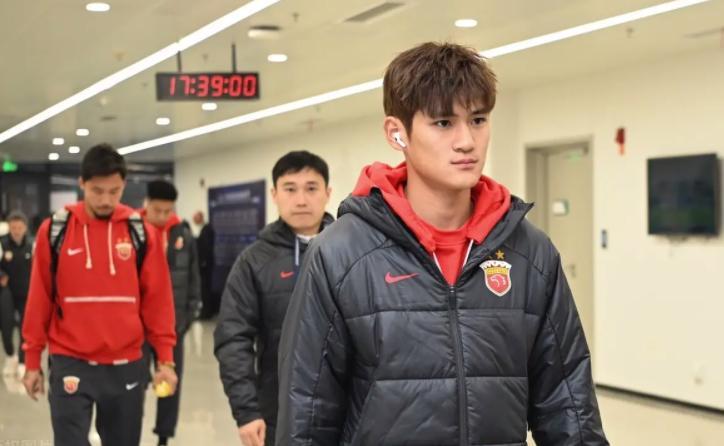九游体育登录入口-刘祝润已跟着上港冬训，为何还有球迷看好他离队，再次来英博效力