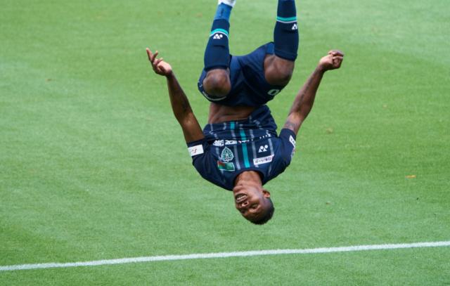 九游体育官网首页-Made In CSL①中超神锋初到日本被称姆博马再现