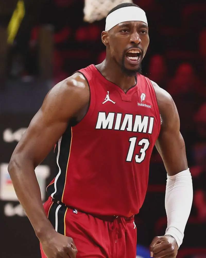 九游体育登录入口-5-0横扫！单赛季五杀！阿德巴约成了笑话